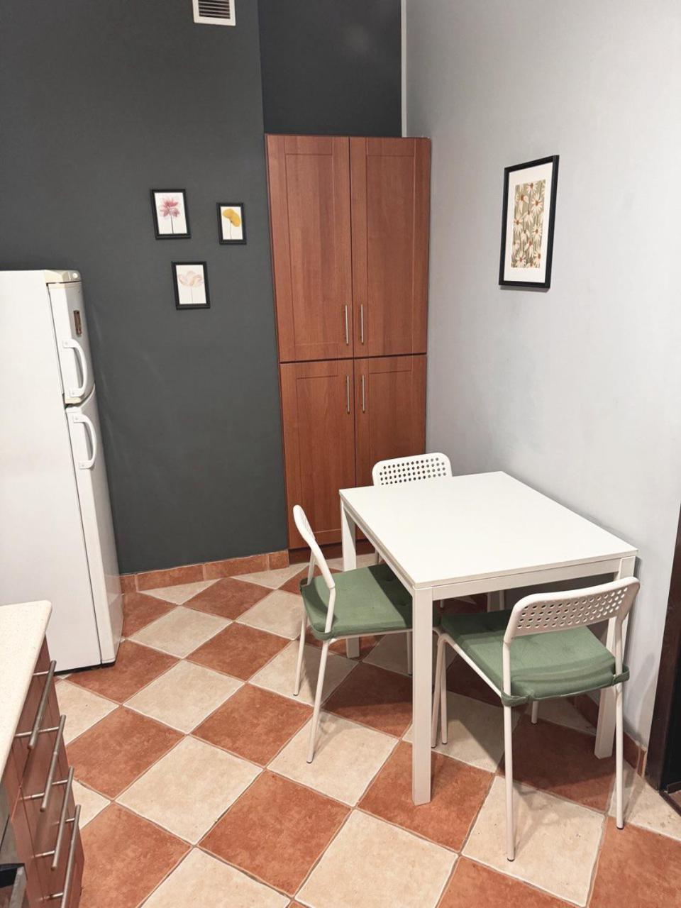 2-Room Apartment In The City Center Poznan Luaran gambar